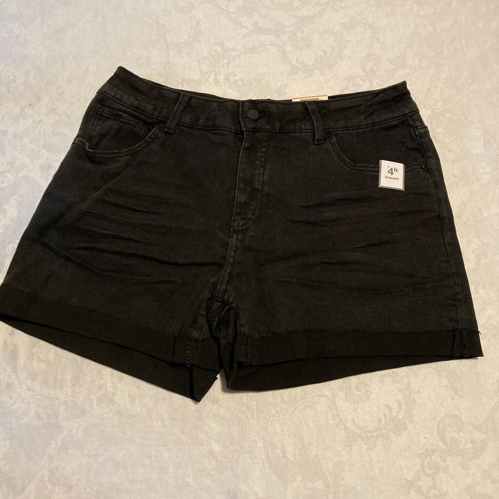 Time & Tru Black Jean Shorts-Mid rise-4" inseam-New with tags-Relaxed Fit